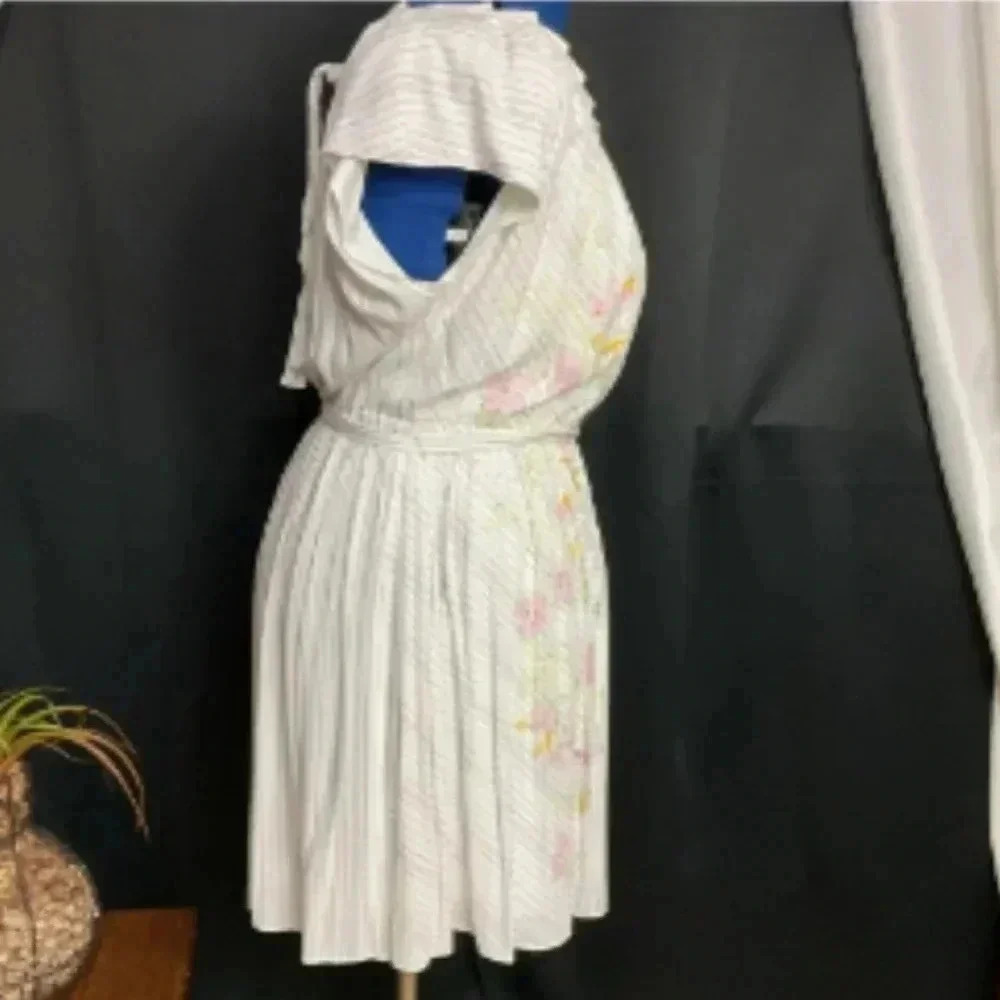 Lauren Conrad size Medium New with tags Pleated round neck midi dress. - Picture 14 of 15